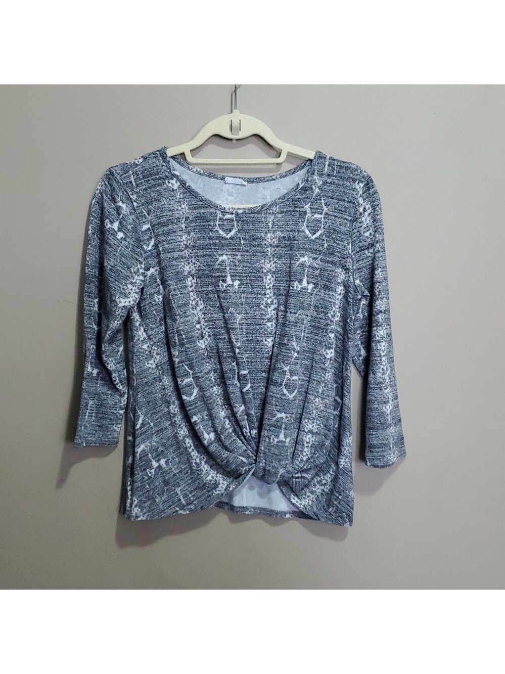 Ripe gray and white twisted front top size xs